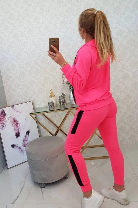 Komplet sportowy z lampasami różowy neon Komplet sportowy z lampasami różowy neon