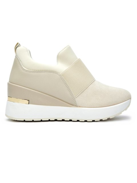 Jasnobeżowe sneakersy damskie na koturnie - 37