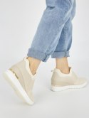 Jasnobeżowe sneakersy damskie na koturnie - 37