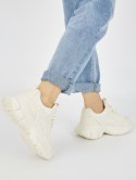 Sneakersy beżowe na grubej podeszwie - 39