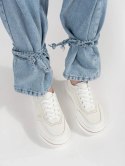 Białe dziurkowane skórzane sneakersy - 41