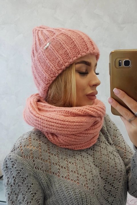 Komplet damski z grubym prążkiem P100 różowy uniwersalny