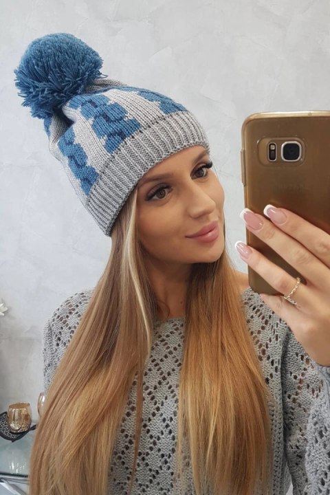 Czapka damska z pomponem Rozalia K323 jeansowy+szary uniwersalny