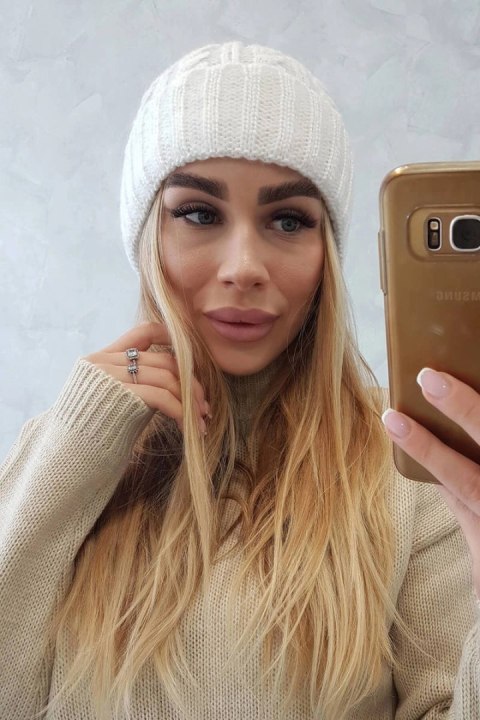 Czapka z wywinięciem Ariana K299 ecru uniwersalny