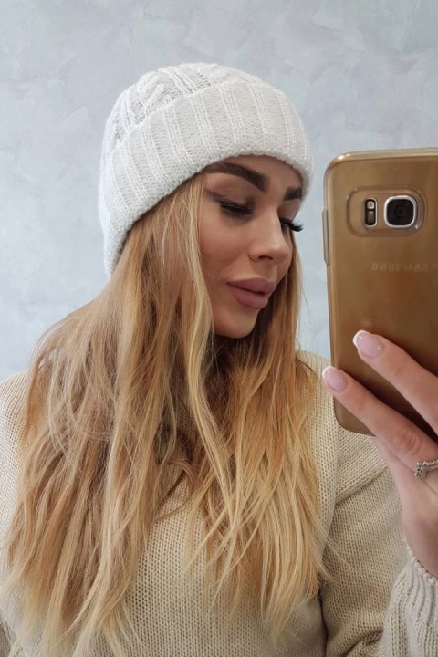 Czapka z wywinięciem Ariana K299 ecru uniwersalny