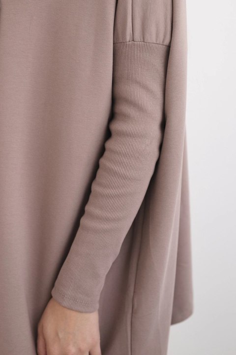 Bluza oversize z asymetrycznymi bokami mocca uniwersalny