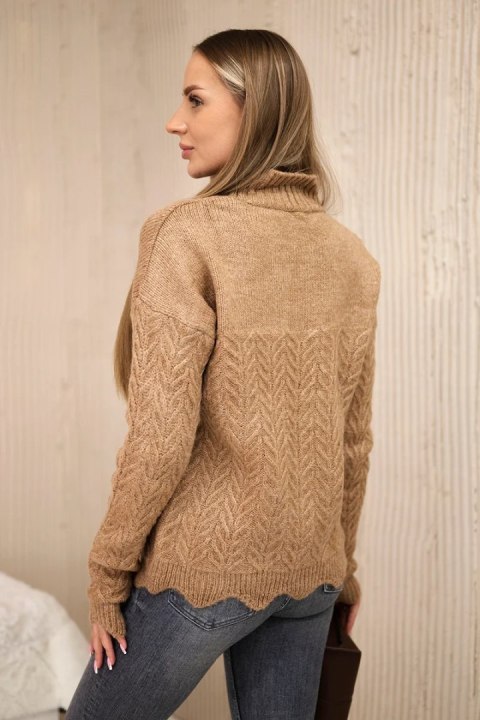 Sweter z ozdobną falbanką camelowy uniwersalny