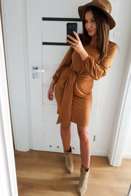 275-1 JENNY Wygodna sukienka z wiązaniem w pasie - KARMELOWA - S