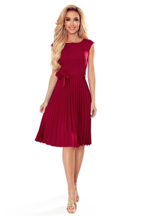 311-11 LILA Plisowana sukienka z krótkim rękawkiem - BORDOWA - XXL 311-11 LILA Plisowana sukienka z krótkim rękawkiem - BORDOWA - XXL