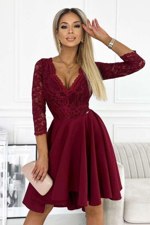210-15 NICOLLE sukienka z dłuższym tyłem i dekoltem - kolor BORDOWY - XXXXL 210-15 NICOLLE sukienka z dłuższym tyłem i dekoltem - kolor BORDOWY - XXXXL