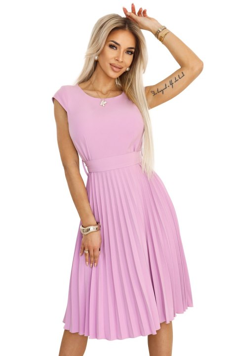 311-18 LILA Klasyczna plisowana sukienka z krótkim rękawkiem i paskiem - WRZOS - XXL 311-18 LILA Klasyczna plisowana sukienka z krótkim rękawkiem i paskiem - WRZOS - XXL