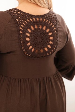 Sukienka damska Plus Size wiskozowa z ażurowym zdobieniem brązowa uniwersalny
