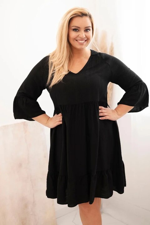 Sukienka damska Plus Size wiskozowa z ażurowym zdobieniem czarna Sukienka damska Plus Size wiskozowa z ażurowym zdobieniem czarna