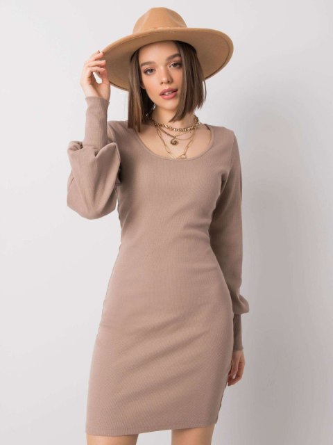 Sukienka RV-SK-6269.44P ciemny bezowy L/XL Sukienka RV-SK-6269.44P ciemny bezowy L/XL