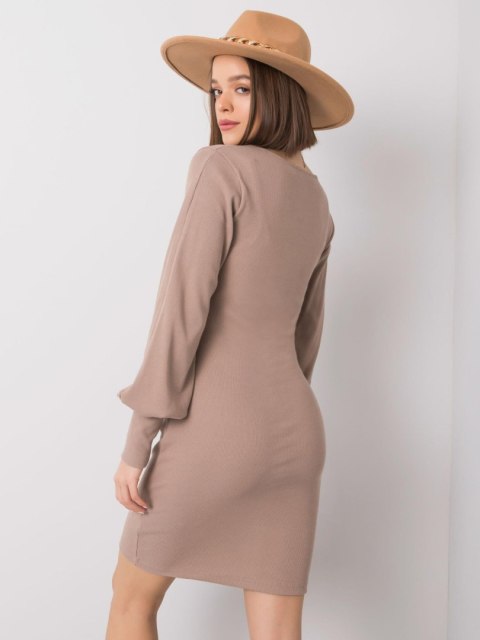 Sukienka RV-SK-6269.44P ciemny bezowy L/XL Sukienka RV-SK-6269.44P ciemny bezowy L/XL