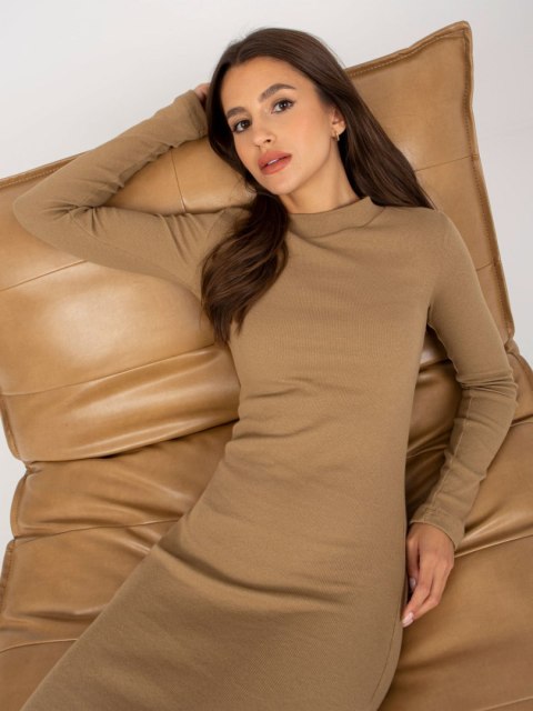 Sukienka EM-SK-672.04P ciemny bezowy Sukienka EM-SK-672.04P ciemny bezowy