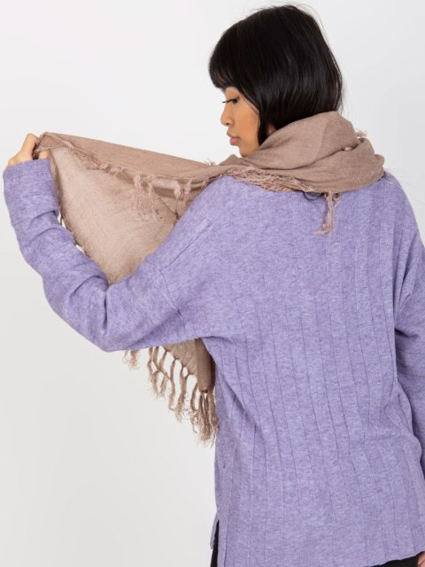Szalik AT-SZ-1285.65P ciemny bezowy Szalik AT-SZ-1285.65P ciemny bezowy