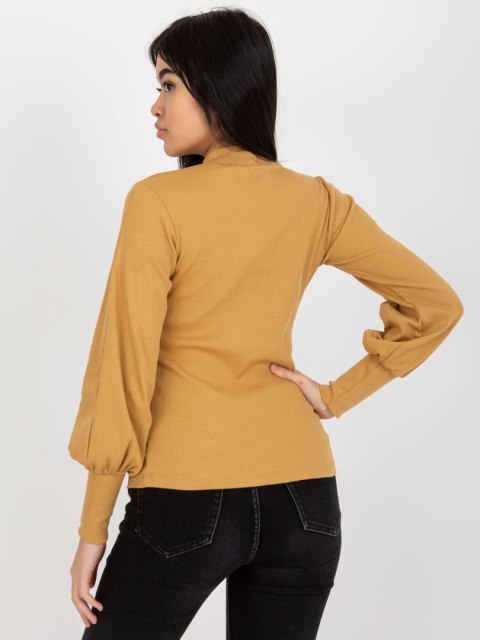 Bluzka RV-BZ-5223.15 jasny camelowy XL Bluzka RV-BZ-5223.15 jasny camelowy XL