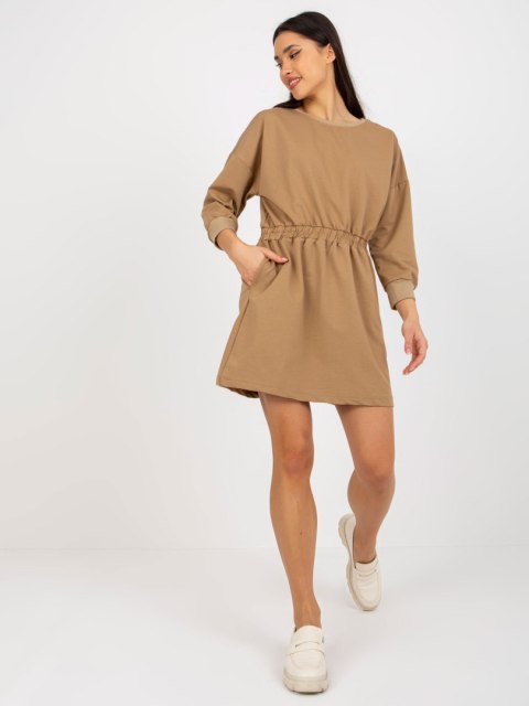 Sukienka EM-SK-HS-21-487.41 ciemny bezowy S Sukienka EM-SK-HS-21-487.41 ciemny bezowy S