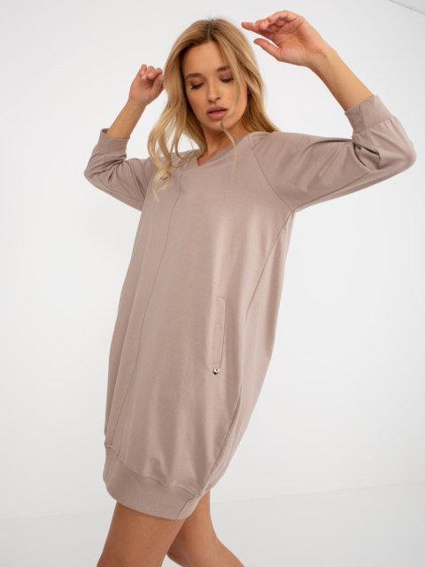 Sukienka RV-SK-7203.35P ciemny bezowy S/M Sukienka RV-SK-7203.35P ciemny bezowy S/M