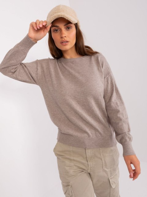 Sweter AT-SW-2325.95P ciemny bezowy Sweter AT-SW-2325.95P ciemny bezowy