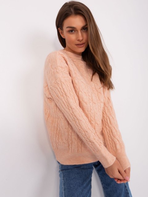 Sweter AT-SW-2335-1.68P brzoskwiniowy Sweter AT-SW-2335-1.68P brzoskwiniowy