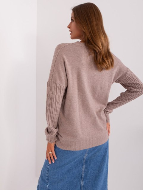Sweter AT-SW-2338.14P ciemny bezowy Sweter AT-SW-2338.14P ciemny bezowy