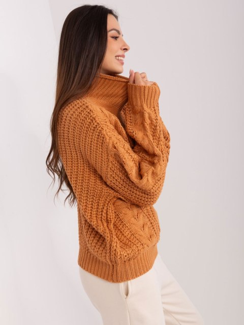 Sweter AT-SW-2350.91P jasny brązowy Sweter AT-SW-2350.91P jasny brązowy