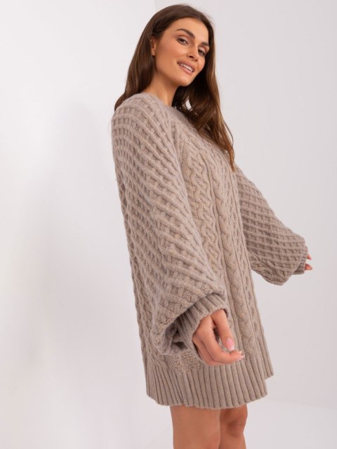 Sweter AT-SW-2367-2.64P ciemny bezowy Sweter AT-SW-2367-2.64P ciemny bezowy