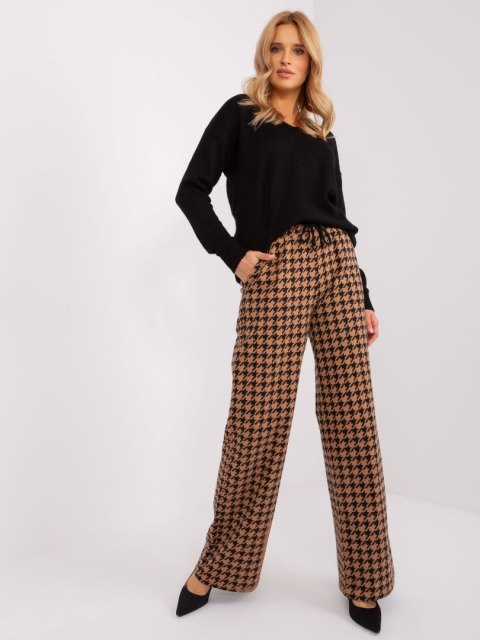 Spodnie LK-SP-509429.87 camelowy L/XL Spodnie LK-SP-509429.87 camelowy L/XL