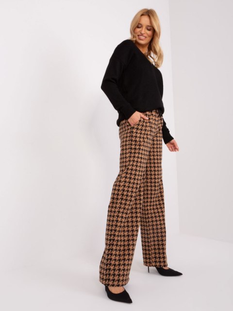 Spodnie LK-SP-509429.87 camelowy L/XL Spodnie LK-SP-509429.87 camelowy L/XL