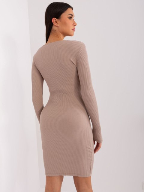 Sukienka RV-SK-9220.72 ciemny bezowy L/XL Sukienka RV-SK-9220.72 ciemny bezowy L/XL