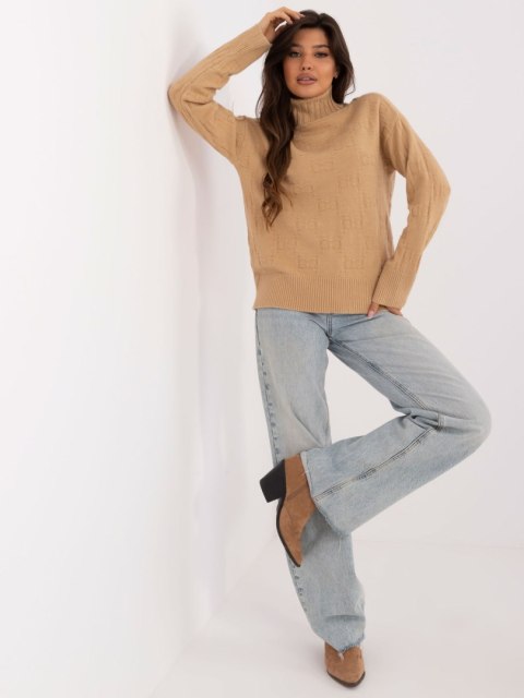 Sweter AT-SW-2342-1.35 camelowy Sweter AT-SW-2342-1.35 camelowy