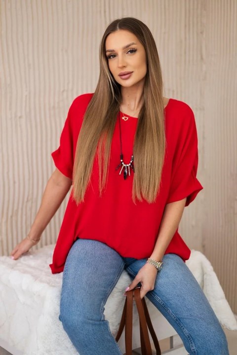 Bluzka oversize z wisiorkiem czerwona uniwersalny Bluzka oversize z wisiorkiem czerwona uniwersalny