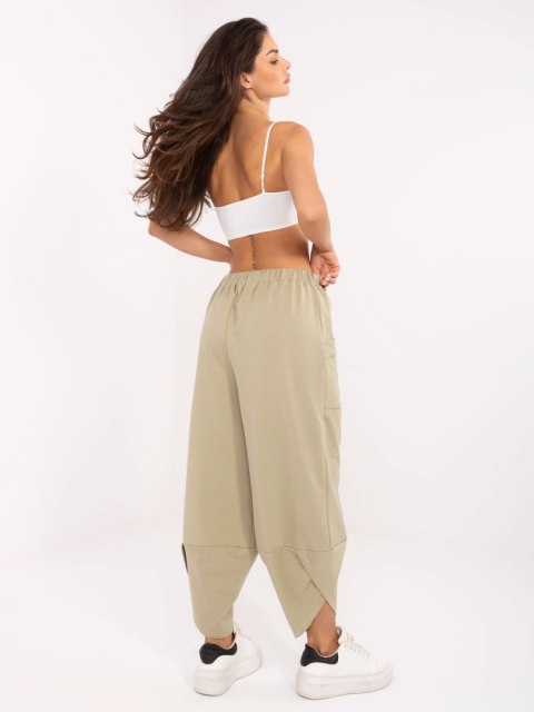 Spodnie dresowe RV-DR-9719.86 oliwkowy L/XL Spodnie dresowe RV-DR-9719.86 oliwkowy L/XL