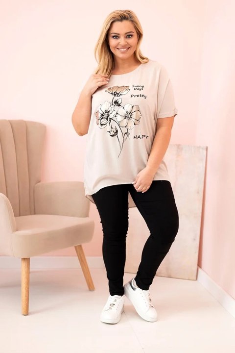Bluzka damska Plus Size z wiskozy z kwiatowym nadrukiem i napisem beżowa uniwersalny Bluzka damska Plus Size z wiskozy z kwiatowym nadrukiem i napisem beżowa uniwersalny