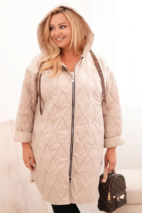 Kurtka damska Plus Size pikowana z kapturem i napisem HOPE ciemno beżowa uniwersalny Kurtka damska Plus Size pikowana z kapturem i napisem HOPE ciemno beżowa uniwersalny