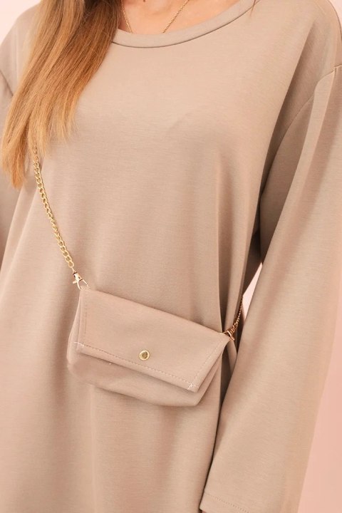 Sukienka damska wiskozowa Plus Size z torebką na łańcuszku ciemno beżowa Sukienka damska wiskozowa Plus Size z torebką na łańcuszku ciemno beżowa