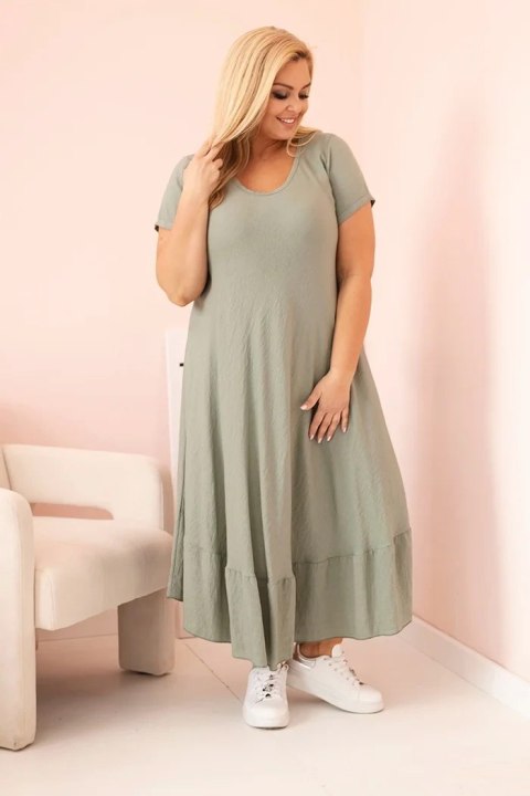 Sukienka damska plus size z krótkim rękawem i falbaną z lekkiej wiskozy khaki uniwersalny Sukienka damska plus size z krótkim rękawem i falbaną z lekkiej wiskozy khaki uniwersalny