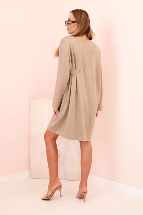 Sukienka damska wiskozowa Plus Size z torebką na łańcuszku ciemno beżowa uniwersalny Sukienka damska wiskozowa Plus Size z torebką na łańcuszku ciemno beżowa uniwersalny